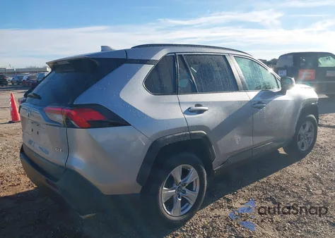 2020 Toyota Rav4 Xle z USA, uszkodzony, nr VIN 2T3W1RFV4LC058841